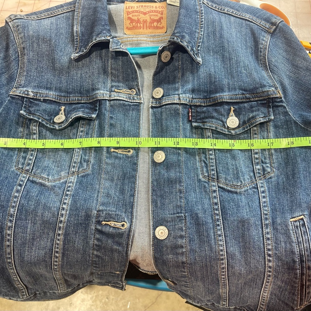 Levi's Dark Blue Jean Jacket - Picture 5 of 6